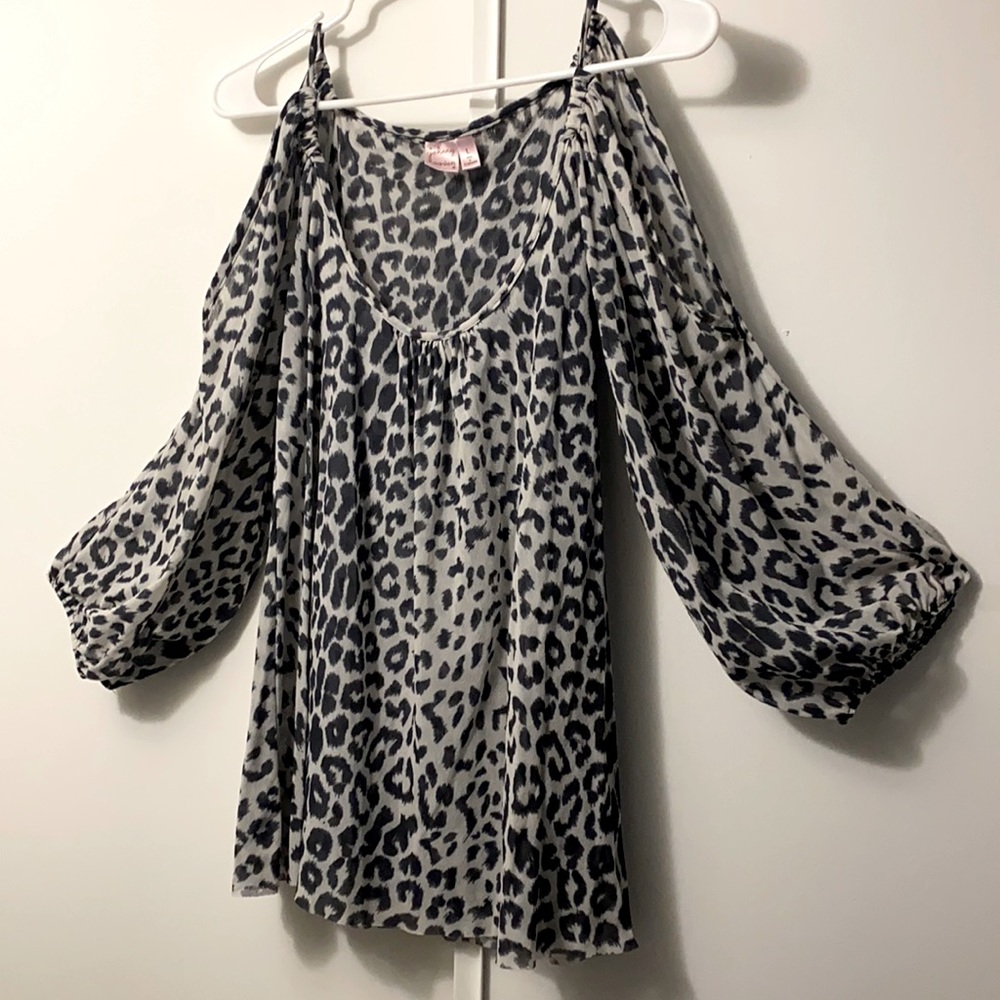 Sleeved Leopard Print Blouse